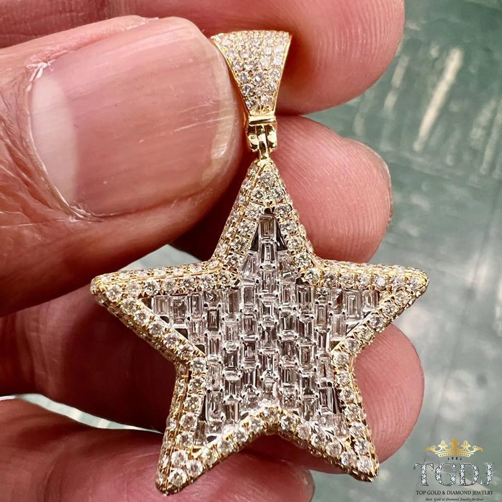 14k Yellow Gold Diamond 1.65ct Diamond Star Diamond Pendant (SI1 Clarity; G-H Color) | Custom Jewelry