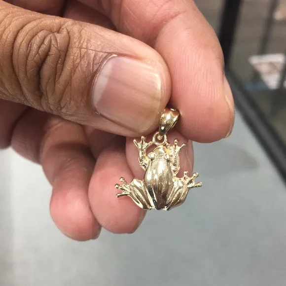 14K Yellow Gold Frog Pendant