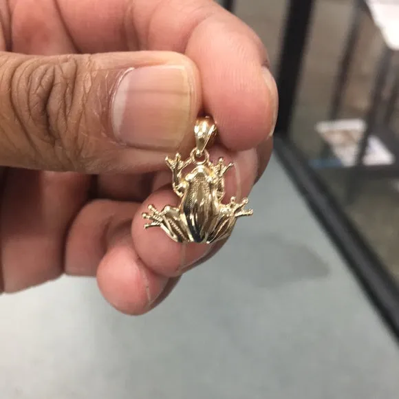14K Yellow Gold Frog Pendant
